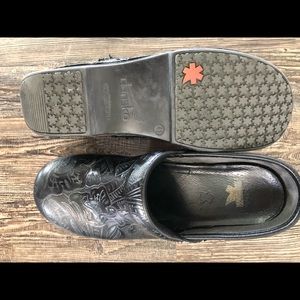 Black floral Dansko XP size 41